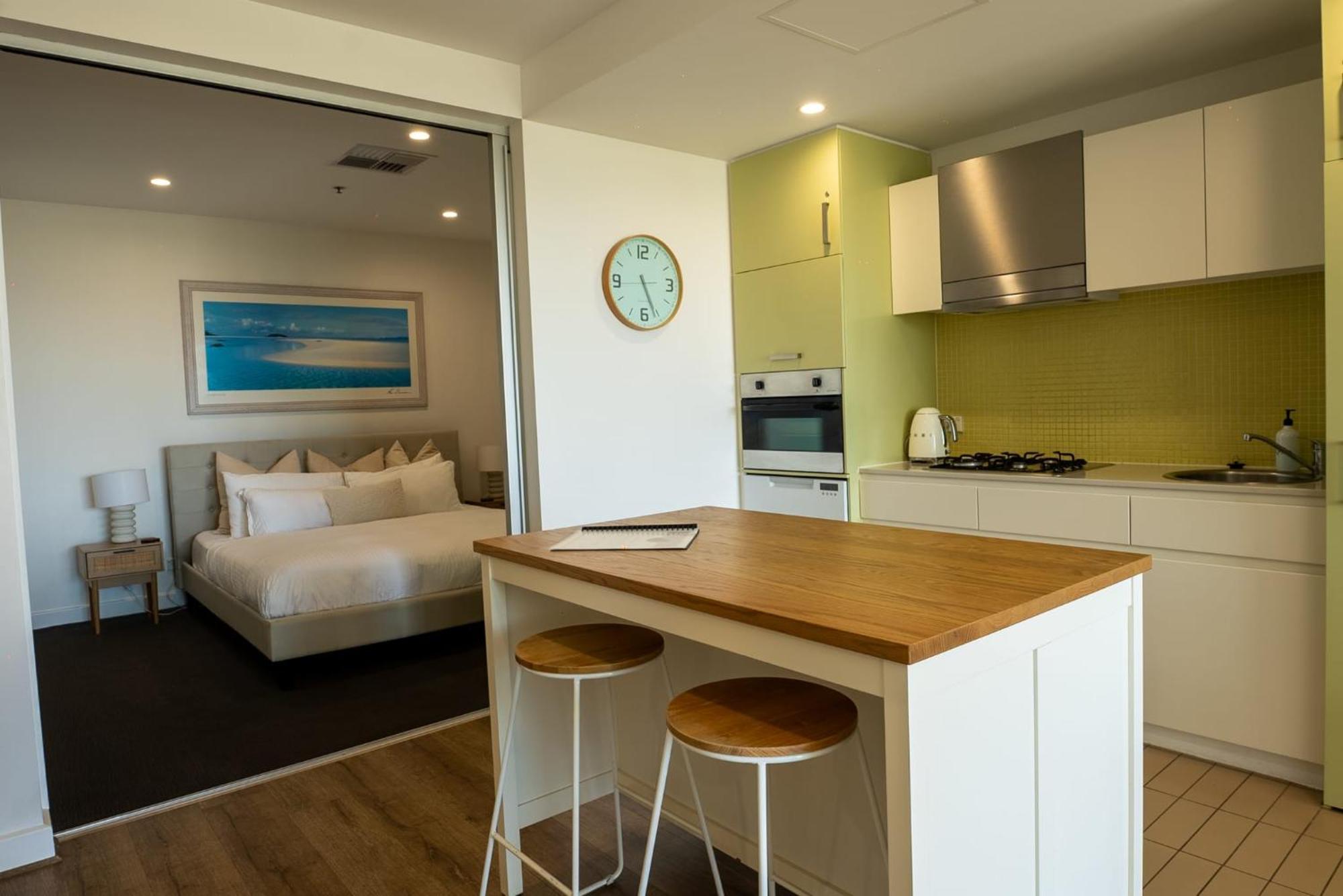 Glenelg Oasis, Pool, Gym, Spa & Sauna, Free Parking, City Views Exteriér fotografie